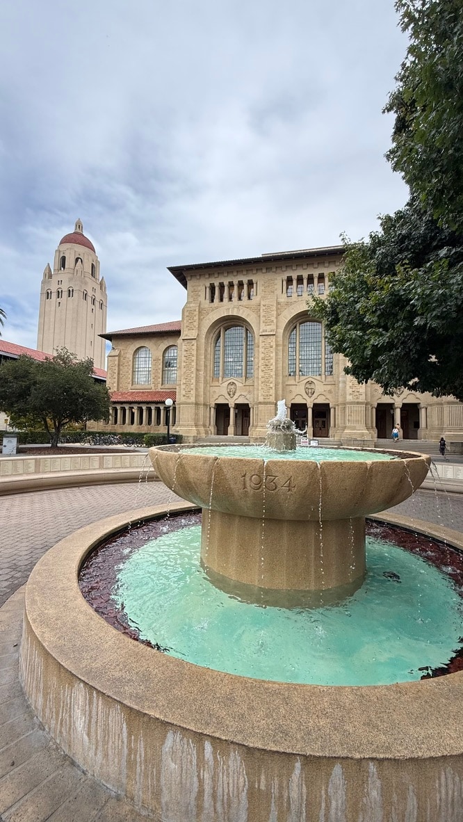 Stanford campus fountain and Hoover Tower.